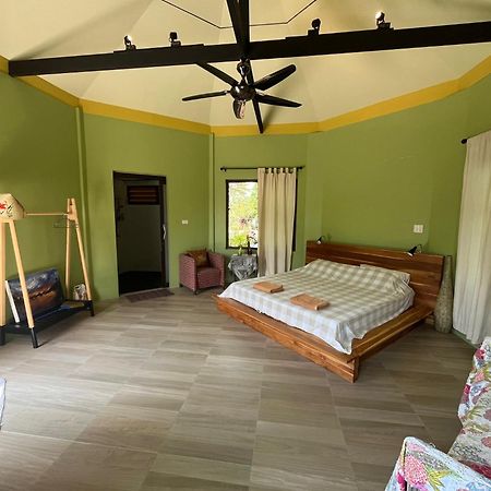 Navari Homestay Rayong Luaran gambar
